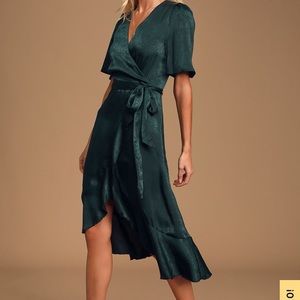 Lulus / faux wrap satin midi dress